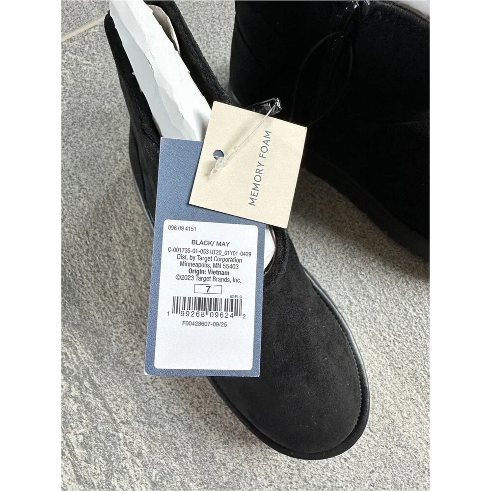 NWT Universal Thread “May” Black Faux Suede Ankle Boots Women’s 7 Memory Foam